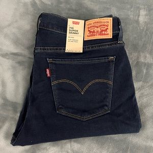 Levi’s 710 Super Skinny Jeans